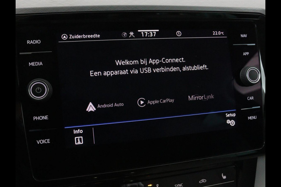 Volkswagen Passat 1.4 TSI GTE | Panoramadak | Stoelverwarming | Leder/Alcantara | Camera | Carplay | Adaptive cruise | Matrix LED | Massage | Navigatie