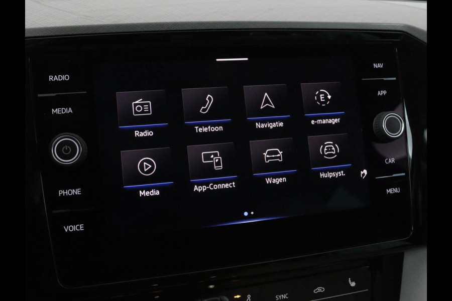 Volkswagen Passat 1.4 TSI GTE | Panoramadak | Stoelverwarming | Leder/Alcantara | Camera | Carplay | Adaptive cruise | Matrix LED | Massage | Navigatie