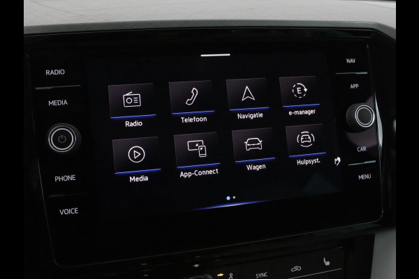 Volkswagen Passat 1.4 TSI GTE | Panoramadak | Stoelverwarming | Leder/Alcantara | Camera | Carplay | Adaptive cruise | Matrix LED | Massage | Navigatie