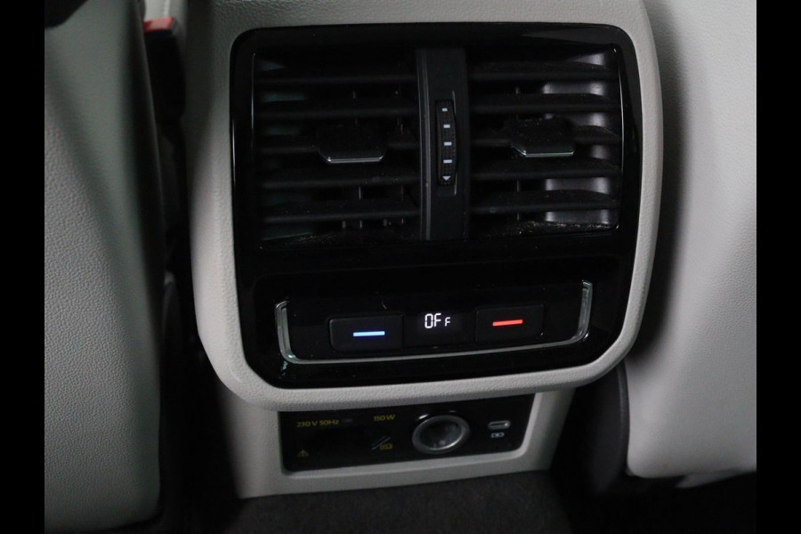 Volkswagen Passat 1.4 TSI GTE | Panoramadak | Stoelverwarming | Leder/Alcantara | Camera | Carplay | Adaptive cruise | Matrix LED | Massage | Navigatie