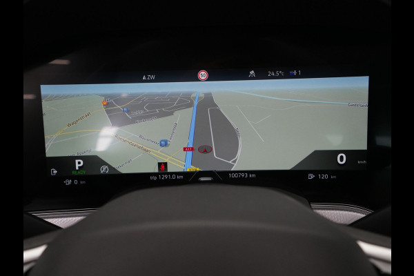 Volkswagen Touareg 3.0 TSi 4MOTION R 463pk Luchtvering Panorama Stoelverkoeling/verwarming 360Camera Carplay Navigatie 2