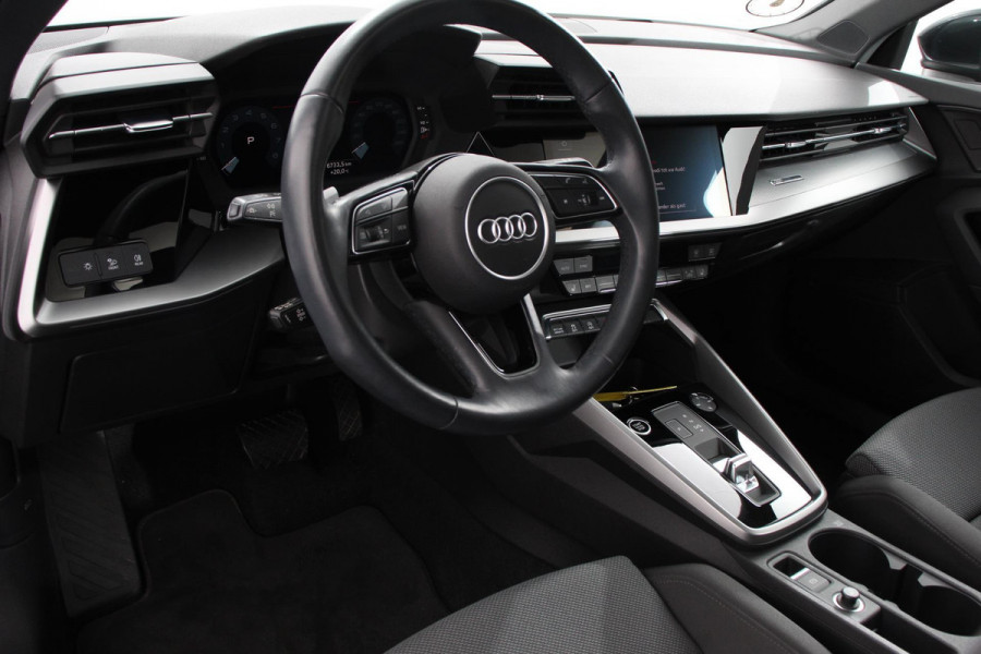 Audi A3 Sportback 35 TFSI 150pk S-Tronic Prestige | Panorama dak | Climate control | Navigatie | Appel Carplay/Android Auto | Electrisch bedienbare achterklep | Led | Dab | Virtual Cockpit | Adaptive Cruise Control | 17"LMV