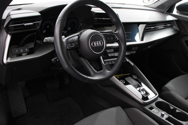 Audi A3 Sportback 35 TFSI 150pk S-Tronic Prestige | Panorama dak | Climate control | Navigatie | Appel Carplay/Android Auto | Electrisch bedienbare achterklep | Led | Dab | Virtual Cockpit | Adaptive Cruise Control | 17"LMV