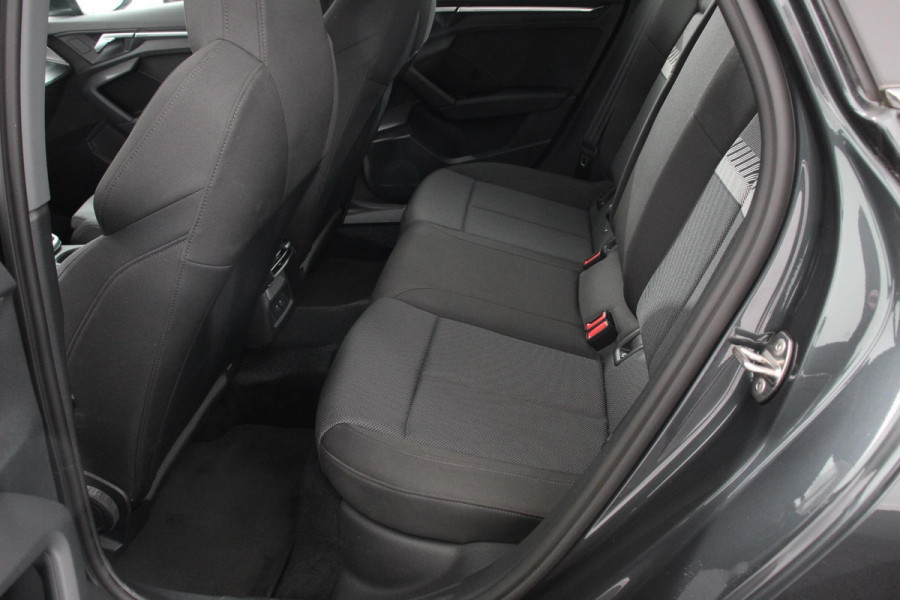 Audi A3 Sportback 35 TFSI 150pk S-Tronic Prestige | Panorama dak | Climate control | Navigatie | Appel Carplay/Android Auto | Electrisch bedienbare achterklep | Led | Dab | Virtual Cockpit | Adaptive Cruise Control | 17"LMV
