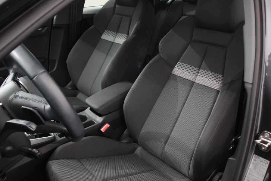 Audi A3 Sportback 35 TFSI 150pk S-Tronic Prestige | Panorama dak | Climate control | Navigatie | Appel Carplay/Android Auto | Electrisch bedienbare achterklep | Led | Dab | Virtual Cockpit | Adaptive Cruise Control | 17"LMV
