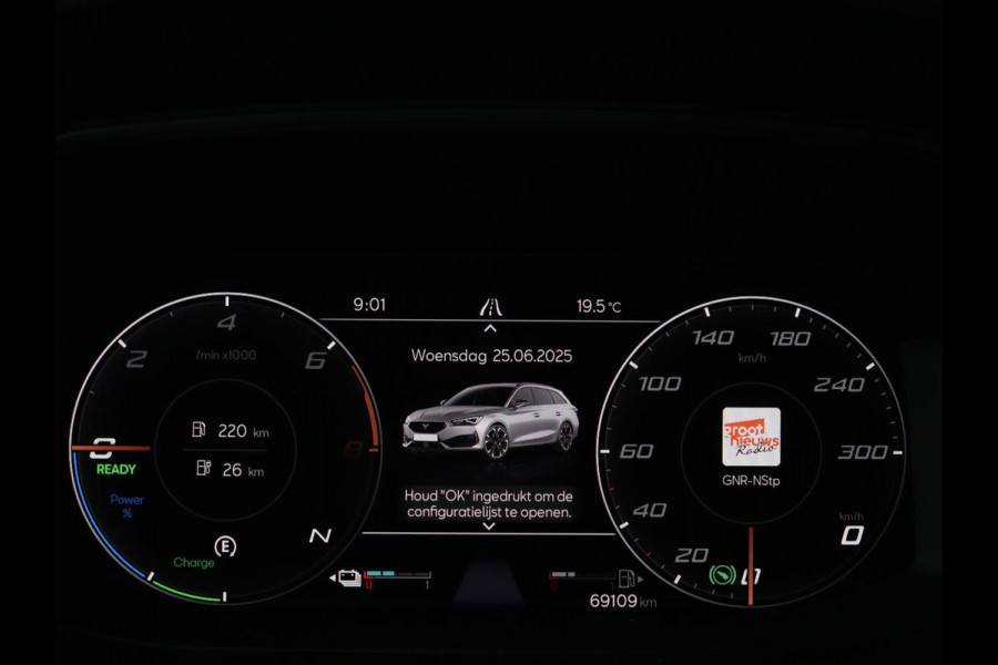 CUPRA Leon 1.4 e-Hybrid | Carplay | Stuurverwarming | Navigatie | Sfeerverlichting | Full LED | Keyless | Sportstoelen | Parkeerhulp | PHEV