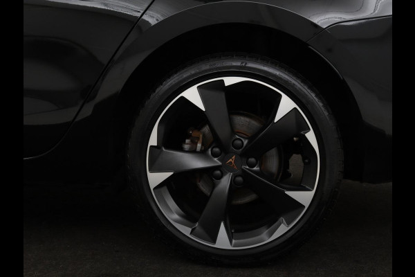 CUPRA Leon 1.4 e-Hybrid | Carplay | Stuurverwarming | Navigatie | Sfeerverlichting | Full LED | Keyless | Sportstoelen | Parkeerhulp | PHEV