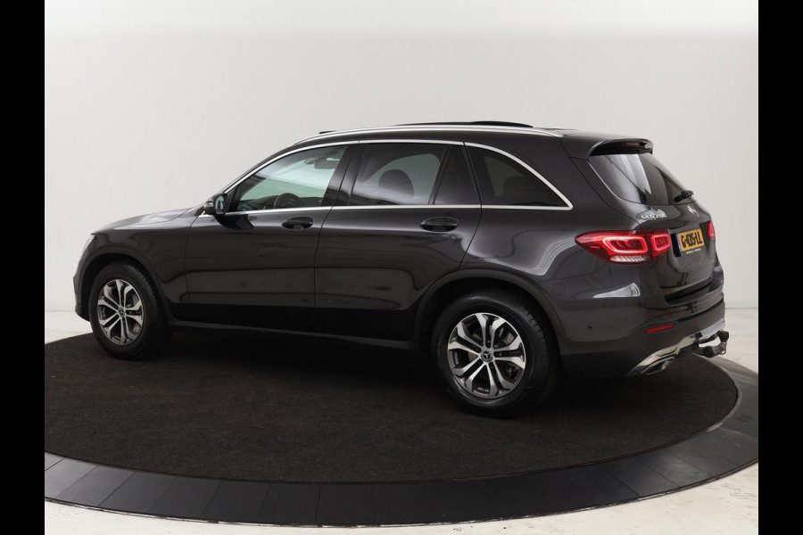 Mercedes-Benz GLC 200 Business Solution Limited | Panoramadak | Leder | Stoelverwarming | Adaptive cruise | Trekhaak | Camera | Carplay