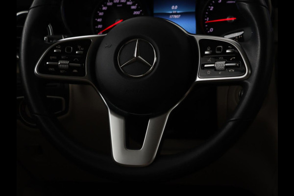 Mercedes-Benz GLC 200 Business Solution Limited | Panoramadak | Leder | Stoelverwarming | Adaptive cruise | Trekhaak | Camera | Carplay