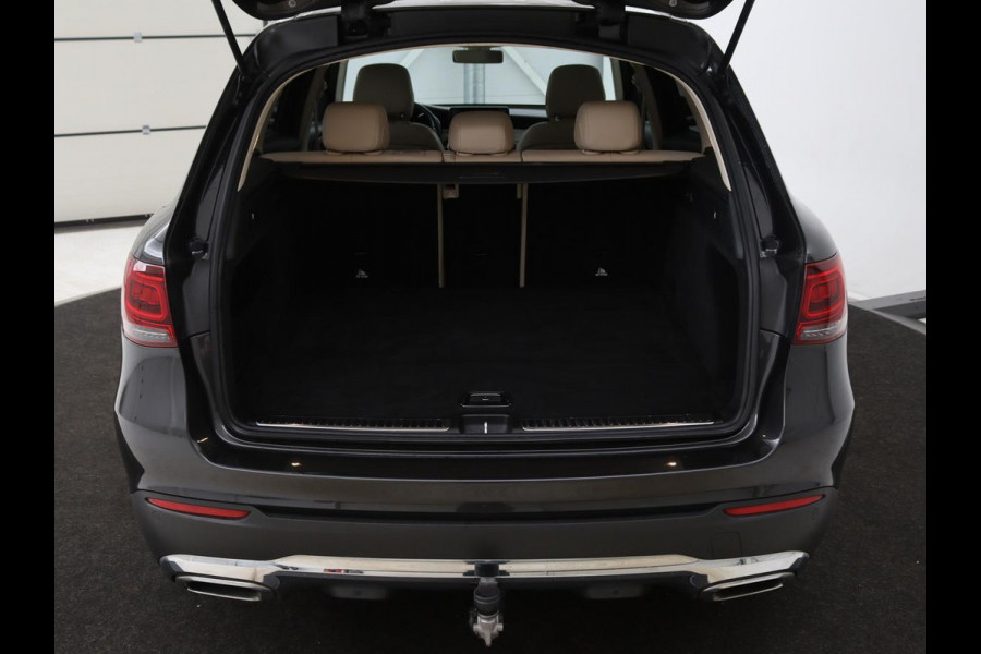 Mercedes-Benz GLC 200 Business Solution Limited | Panoramadak | Leder | Stoelverwarming | Adaptive cruise | Trekhaak | Camera | Carplay