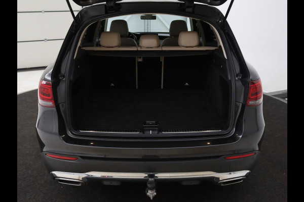 Mercedes-Benz GLC 200 Business Solution Limited | Panoramadak | Leder | Stoelverwarming | Adaptive cruise | Trekhaak | Camera | Carplay