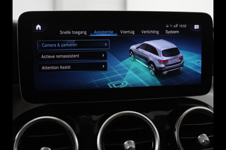 Mercedes-Benz GLC 200 Business Solution Limited | Panoramadak | Leder | Stoelverwarming | Adaptive cruise | Trekhaak | Camera | Carplay