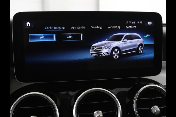 Mercedes-Benz GLC 200 Business Solution Limited | Panoramadak | Leder | Stoelverwarming | Adaptive cruise | Trekhaak | Camera | Carplay