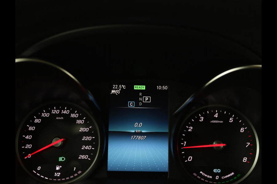 Mercedes-Benz GLC 200 Business Solution Limited | Panoramadak | Leder | Stoelverwarming | Adaptive cruise | Trekhaak | Camera | Carplay