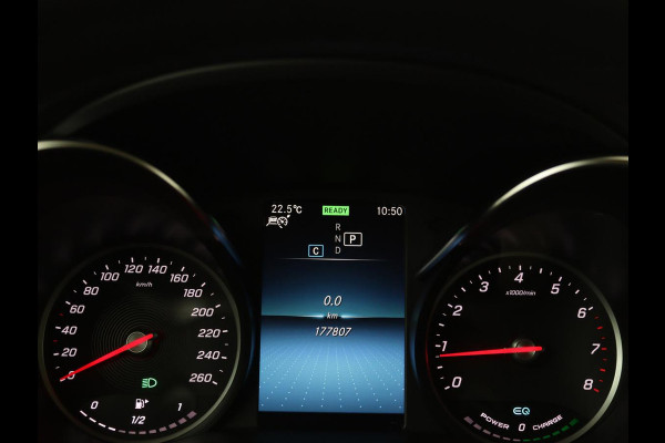 Mercedes-Benz GLC 200 Business Solution Limited | Panoramadak | Leder | Stoelverwarming | Adaptive cruise | Trekhaak | Camera | Carplay