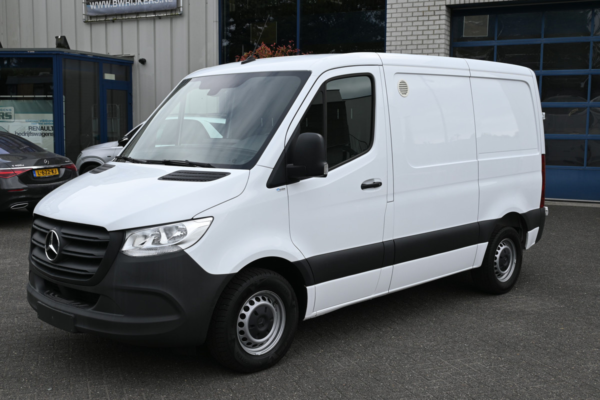 Mercedes-Benz Sprinter 311 CDI L1H1 RWD MBUX met camera, Apple Carplay/Android Auto, Standkachel Mercedes-Benz Sprinter 311 CDI L1H1 RWD MBUX met camera, Apple Carplay/Android Auto, Standkachel