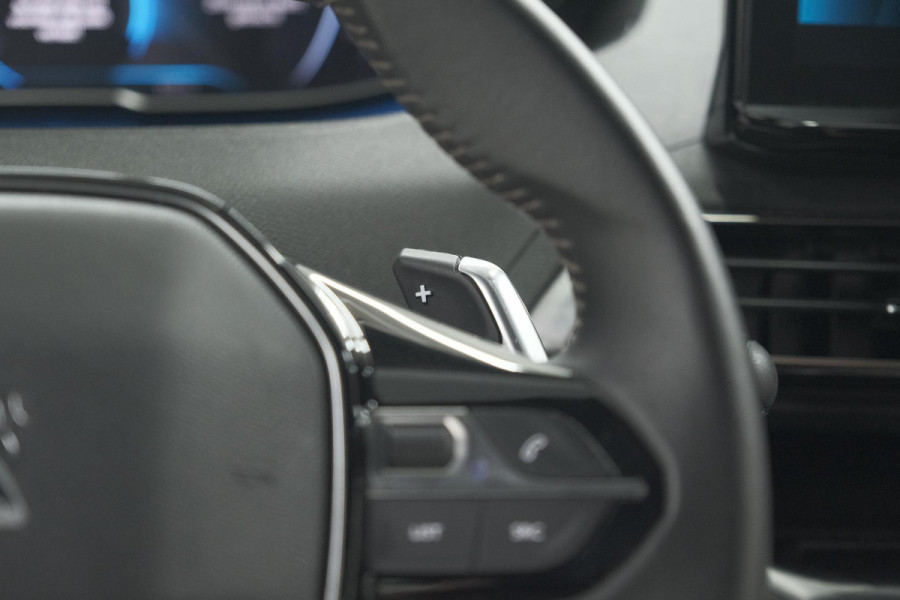 Peugeot 5008 PureTech 130 EAT8 Active Pack | 7 Zitplaatsen | Camera | Navigatie | Apple Carplay | Parkeersensoren