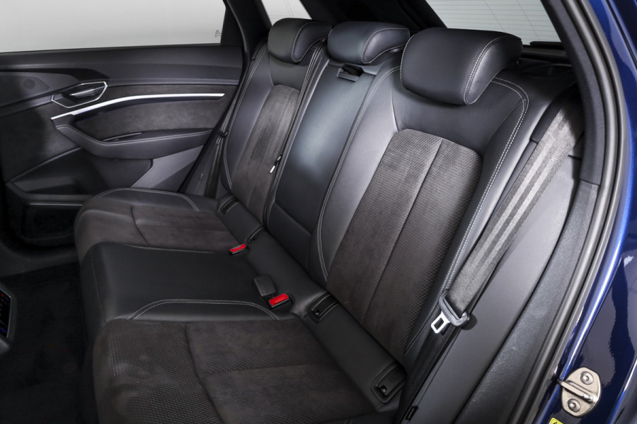 Audi e-tron 50 quattro S edition 71 kWh | Bang & Olufsen | S/K Panodak | Dig.Cockpit | Adapt.Cruise | Stoelverw. | Camera+PDC | NAV + App.Connect | Auto.Airco | LM 20" |