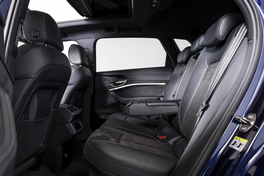 Audi e-tron 50 quattro S edition 71 kWh | Bang & Olufsen | S/K Panodak | Dig.Cockpit | Adapt.Cruise | Stoelverw. | Camera+PDC | NAV + App.Connect | Auto.Airco | LM 20" |
