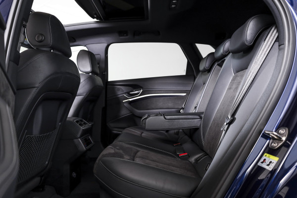 Audi e-tron 50 quattro S edition 71 kWh | Bang & Olufsen | S/K Panodak | Dig.Cockpit | Adapt.Cruise | Stoelverw. | Camera+PDC | NAV + App.Connect | Auto.Airco | LM 20" |