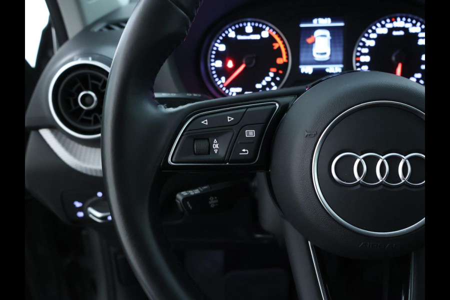 Audi Q2 35 TFSI Epic NAVI | LED | Stoelverwarming