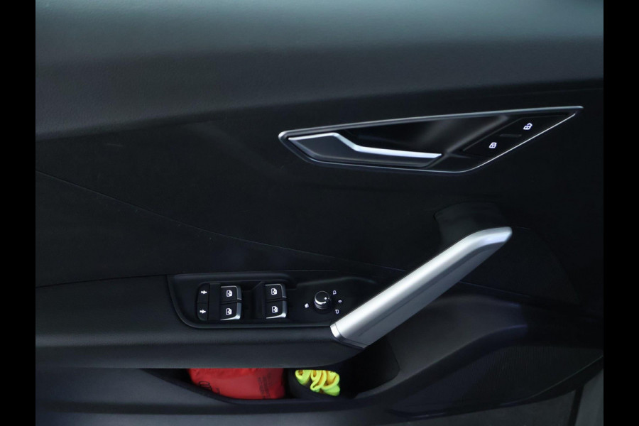 Audi Q2 35 TFSI Epic NAVI | LED | Stoelverwarming