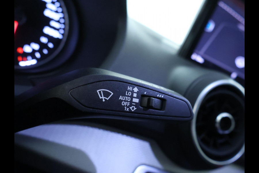 Audi Q2 35 TFSI Epic NAVI | LED | Stoelverwarming