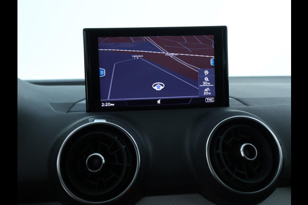Audi Q2 35 TFSI Epic NAVI | LED | Stoelverwarming