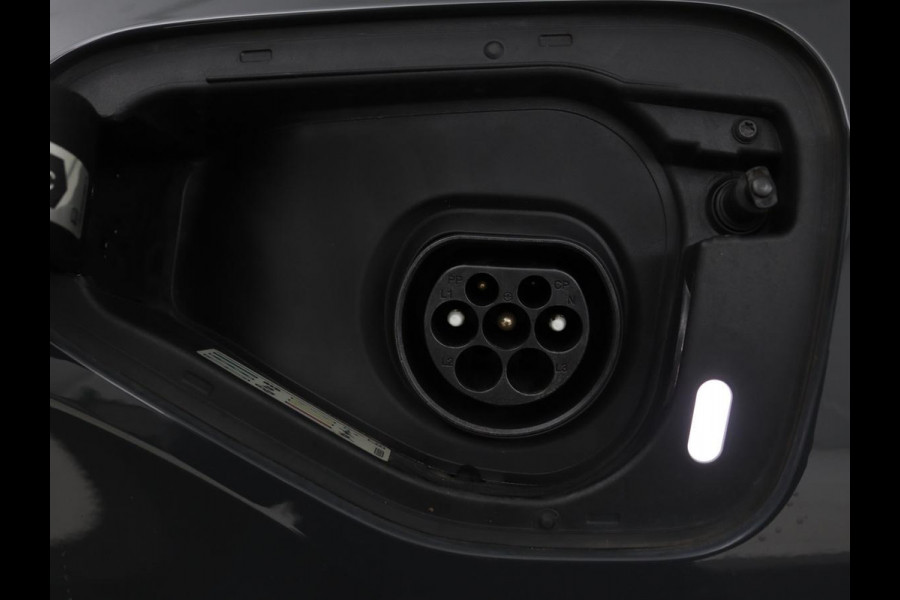 Volkswagen Golf 1.4 TSI e-Hybrid Style | Stoel & stuurverwarming | Massage | Adaptive cruise | Carplay | Memory | Navigatie | Sfeerverlichting