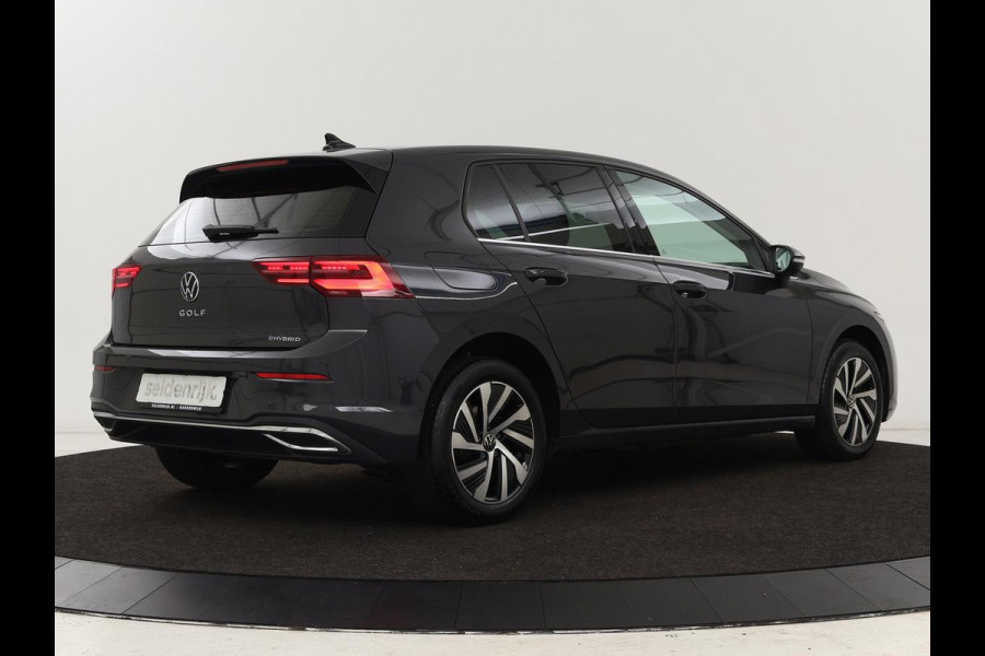 Volkswagen Golf 1.4 TSI e-Hybrid Style | Stoel & stuurverwarming | Massage | Adaptive cruise | Carplay | Memory | Navigatie | Sfeerverlichting
