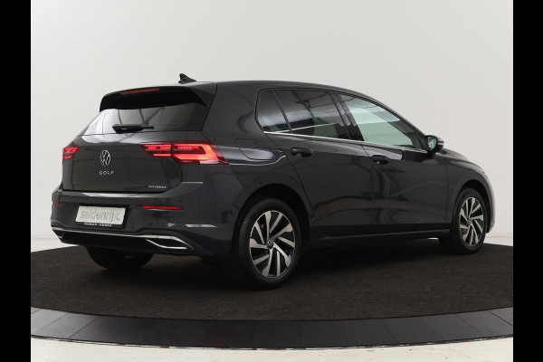Volkswagen Golf 1.4 TSI e-Hybrid Style | Stoel & stuurverwarming | Massage | Adaptive cruise | Carplay | Memory | Navigatie | Sfeerverlichting