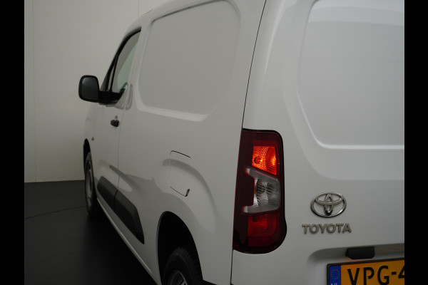 Toyota PROACE CITY D102pk D-4D Navi Apple/Android ECC Pdc Bluetooth CruiseControl Elek.Ramen Airco SchuifdeurRechts Usb Mistlampen Regensensor Aut.Verlichting Elek.inkl.spiegels Live 1500kg trekvermogen Orig.NLs auto EURO6