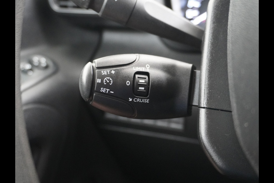 Toyota PROACE CITY D102pk D-4D Navi Apple/Android ECC Pdc Bluetooth CruiseControl Elek.Ramen Airco SchuifdeurRechts Usb Mistlampen Regensensor Aut.Verlichting Elek.inkl.spiegels Live 1500kg trekvermogen Orig.NLs auto EURO6