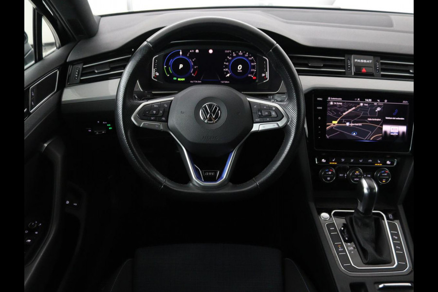 Volkswagen Passat 1.4 TSI PHEV GTE | Panoramadak | Stoelverwarming | Trekhaak | Side Assist | Camera | Carplay | Adaptive cruise | Park Assist | Matrix LED | Massage