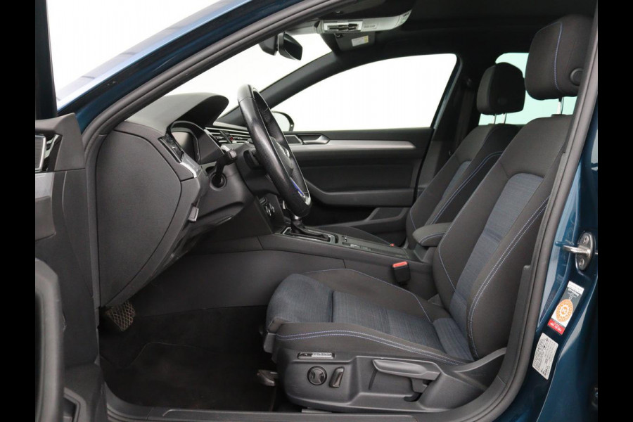 Volkswagen Passat 1.4 TSI PHEV GTE | Panoramadak | Stoelverwarming | Trekhaak | Side Assist | Camera | Carplay | Adaptive cruise | Park Assist | Matrix LED | Massage