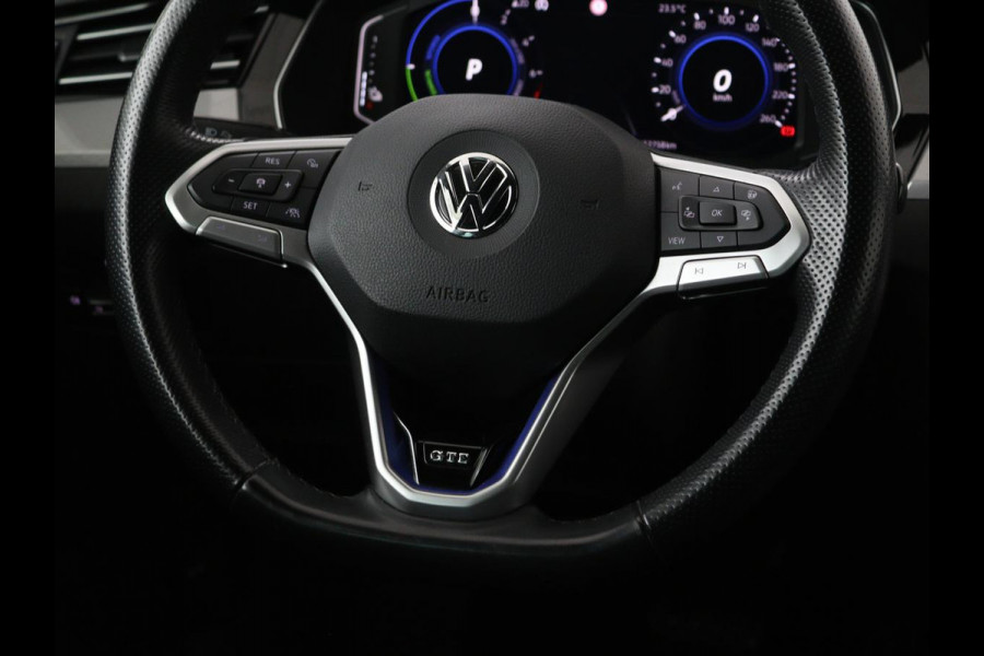 Volkswagen Passat 1.4 TSI PHEV GTE | Panoramadak | Stoelverwarming | Trekhaak | Side Assist | Camera | Carplay | Adaptive cruise | Park Assist | Matrix LED | Massage