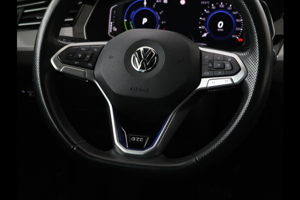 Volkswagen Passat 1.4 TSI PHEV GTE | Panoramadak | Stoelverwarming | Trekhaak | Side Assist | Camera | Carplay | Adaptive cruise | Park Assist | Matrix LED | Massage