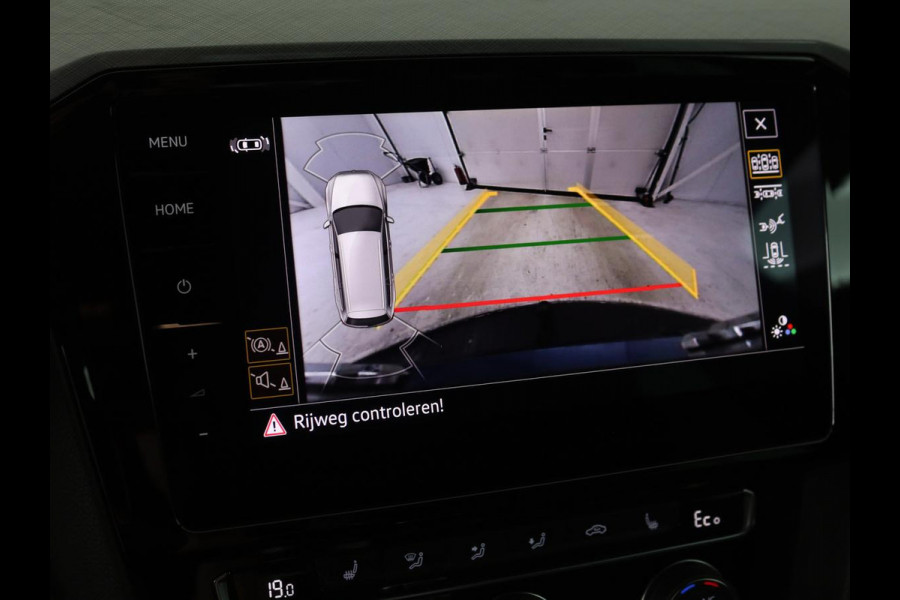Volkswagen Passat 1.4 TSI PHEV GTE | Panoramadak | Stoelverwarming | Trekhaak | Side Assist | Camera | Carplay | Adaptive cruise | Park Assist | Matrix LED | Massage
