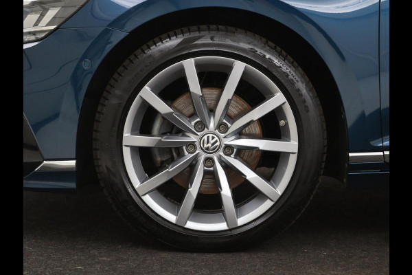 Volkswagen Passat 1.4 TSI PHEV GTE | Panoramadak | Stoelverwarming | Trekhaak | Side Assist | Camera | Carplay | Adaptive cruise | Park Assist | Matrix LED | Massage