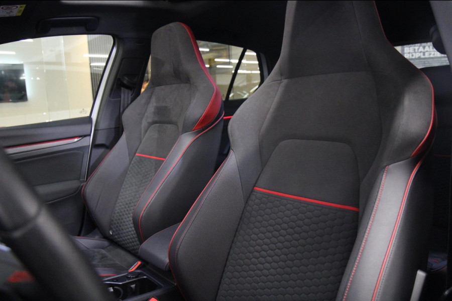 Volkswagen Golf 2.0 TSI GTI CLUBSPORT /PANO/HUD/ACC/DCC/IQ-LIGHT/VOLL