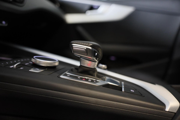 Audi A5 Sportback 40 TFSI S Line / AUT / Elek Stoelen / Virtual Cockpit / APPLE CARPLAY / Stuurverwarming / Led / Pdc / 20 Inch
