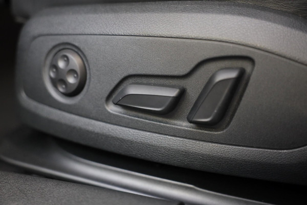 Audi A5 Sportback 40 TFSI S Line / AUT / Elek Stoelen / Virtual Cockpit / APPLE CARPLAY / Stuurverwarming / Led / Pdc / 20 Inch