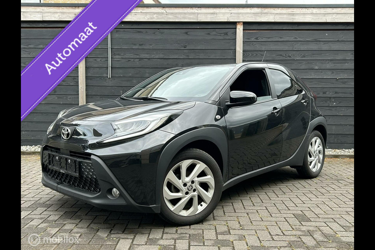 Toyota Aygo X 1.0 VVT-i S-CVT Automaat LED verl. / LM / Clima / Carplay / 10.250KM!!! Toyota Aygo X 1.0 VVT-i S-CVT Automaat LED verl. / LM / Clima / Carplay / 10.250KM!!!