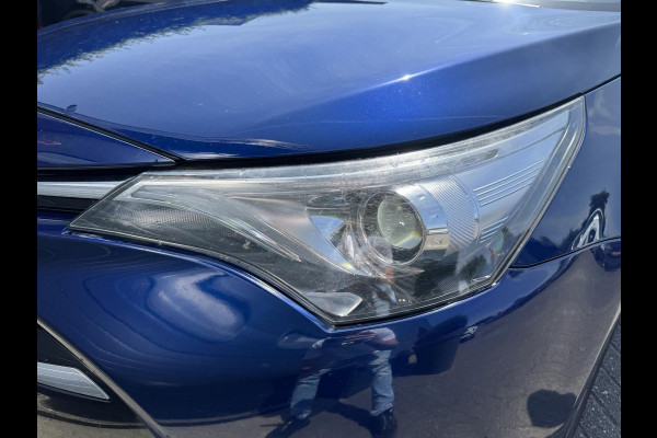 Toyota Avensis Touring Sports 2.0 VVT-i Dynamic | Navigatie | Camera | Cruise Control | Lane Assist | Trekhaak |
