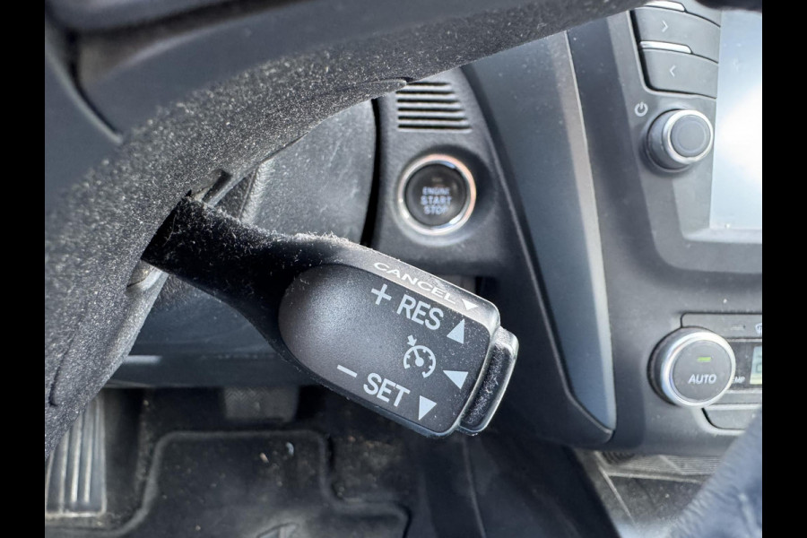 Toyota Avensis Touring Sports 2.0 VVT-i Dynamic | Navigatie | Camera | Cruise Control | Lane Assist | Trekhaak |