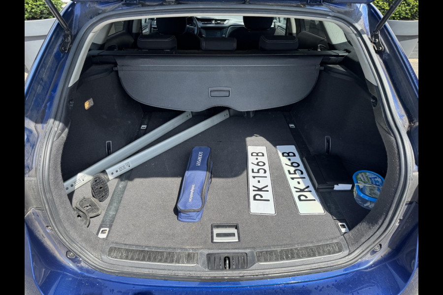 Toyota Avensis Touring Sports 2.0 VVT-i Dynamic | Navigatie | Camera | Cruise Control | Lane Assist | Trekhaak |