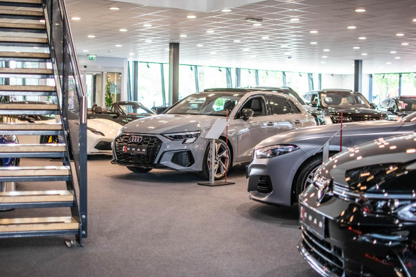 Audi Q2 35 TFSI Edition one |3xS-Line|Pano|Ambient|VOLL|