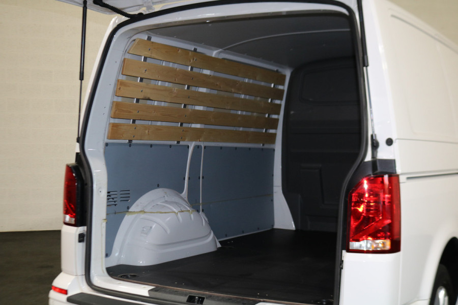Volkswagen Transporter 2.0 TDI 150pk Automaat Airco Navigatie Achterklep