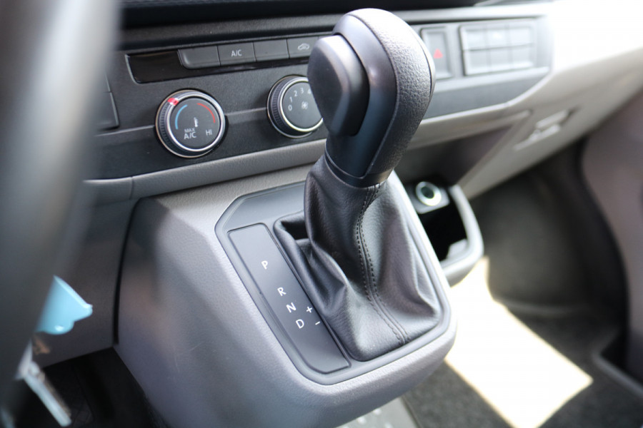 Volkswagen Transporter 2.0 TDI 150pk Automaat Airco Navigatie Achterklep
