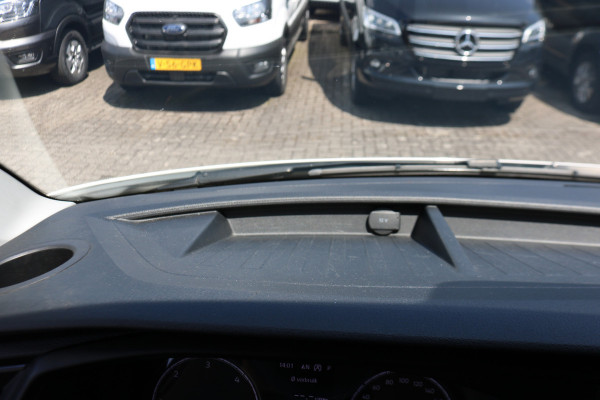 Volkswagen Transporter 2.0 TDI 150pk Automaat Airco Navigatie Achterklep